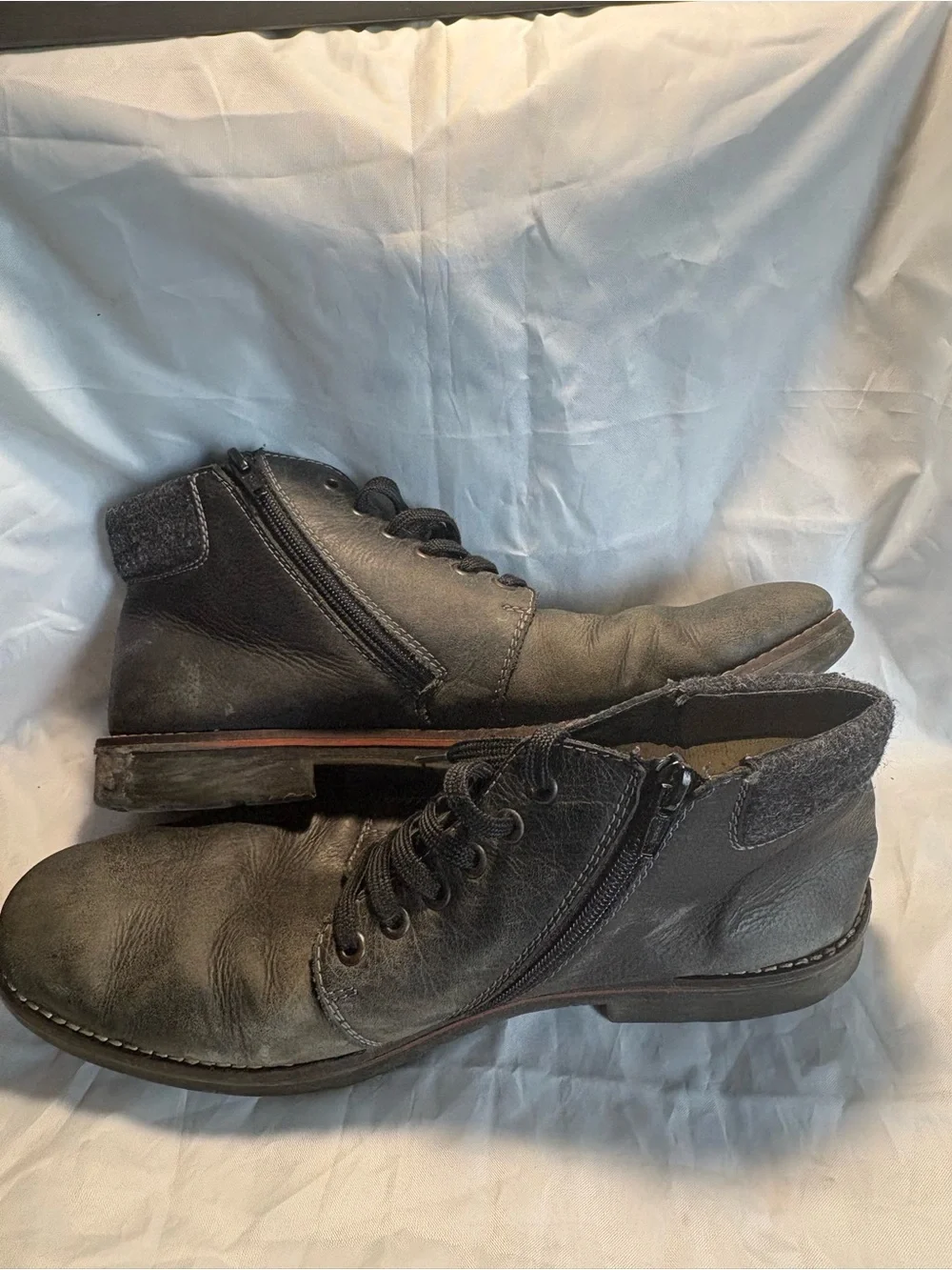 Rieker Men's Antistress Leather Chukka Boots size 10 men’s